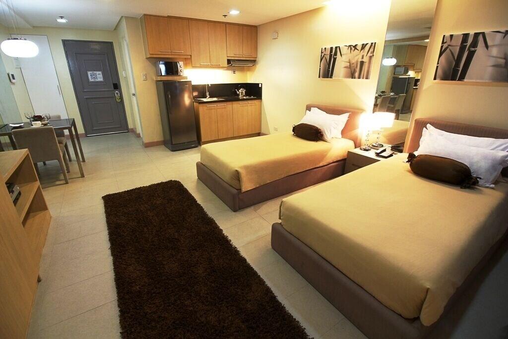 Bsa Twin Towers Aparthotel Mandaluyong Bagian luar foto