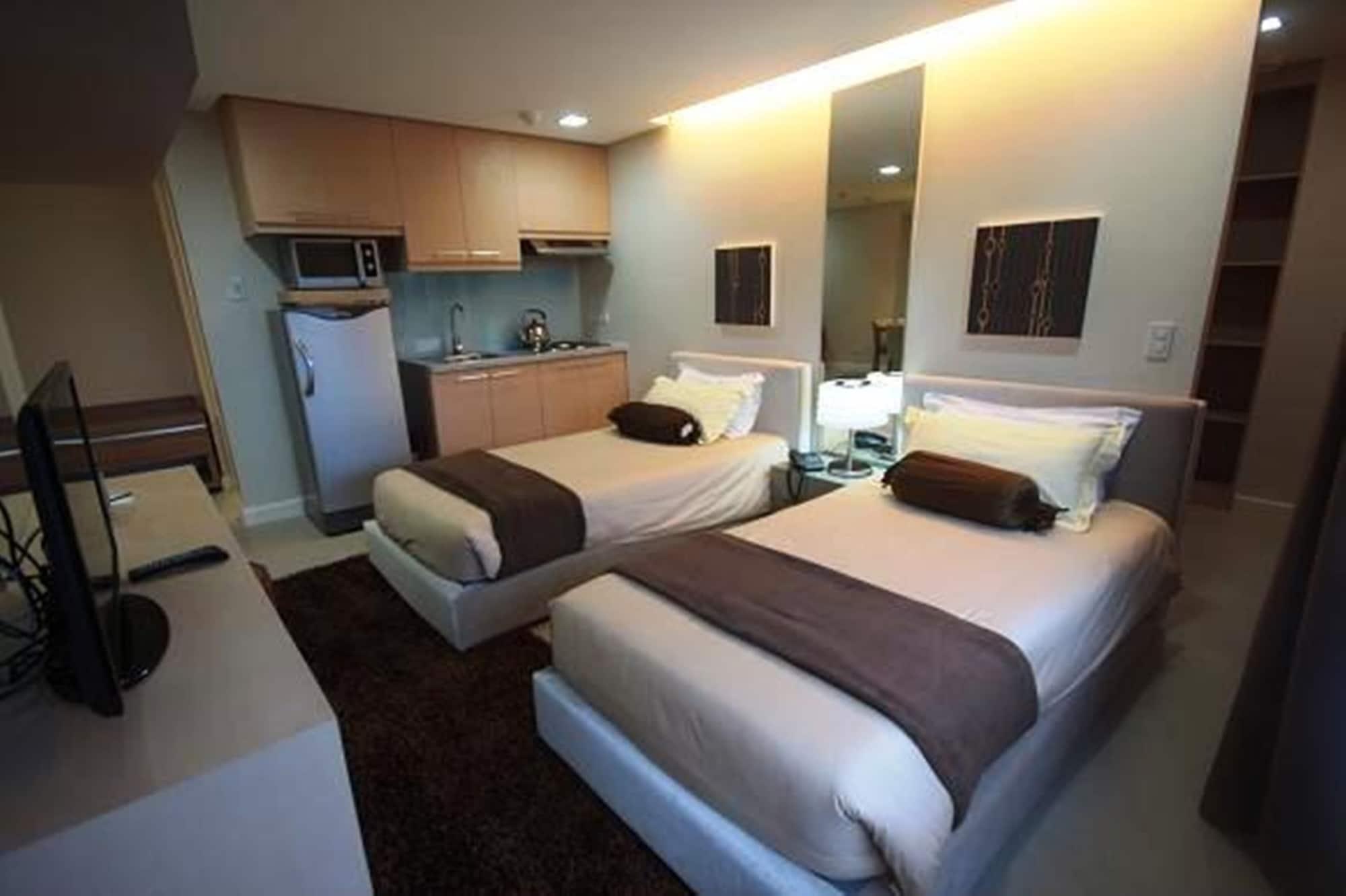 Bsa Twin Towers Aparthotel Mandaluyong Bagian luar foto