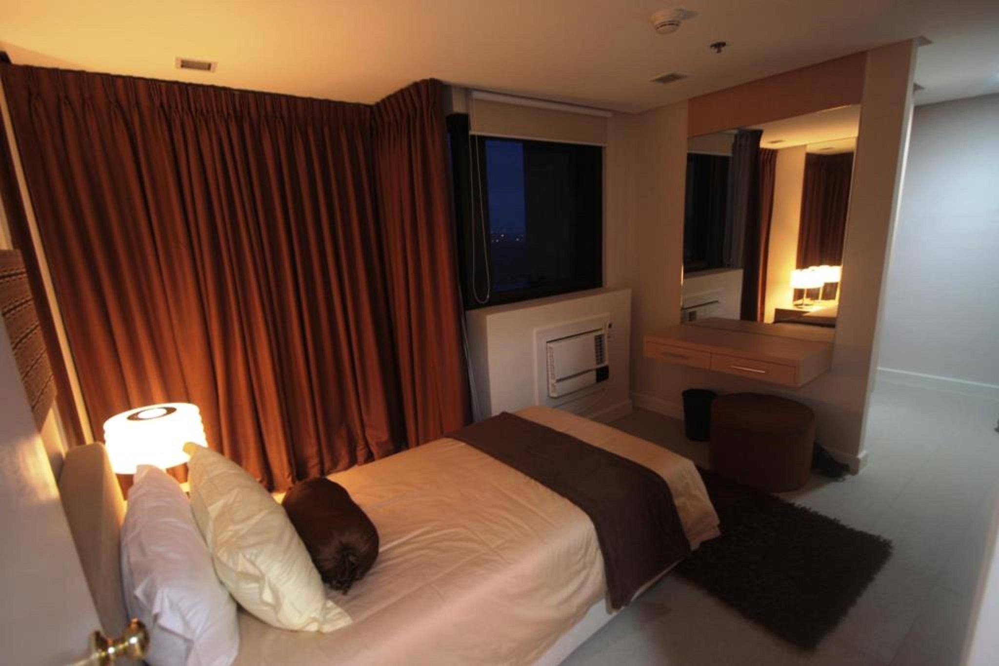 Bsa Twin Towers Aparthotel Mandaluyong Bagian luar foto