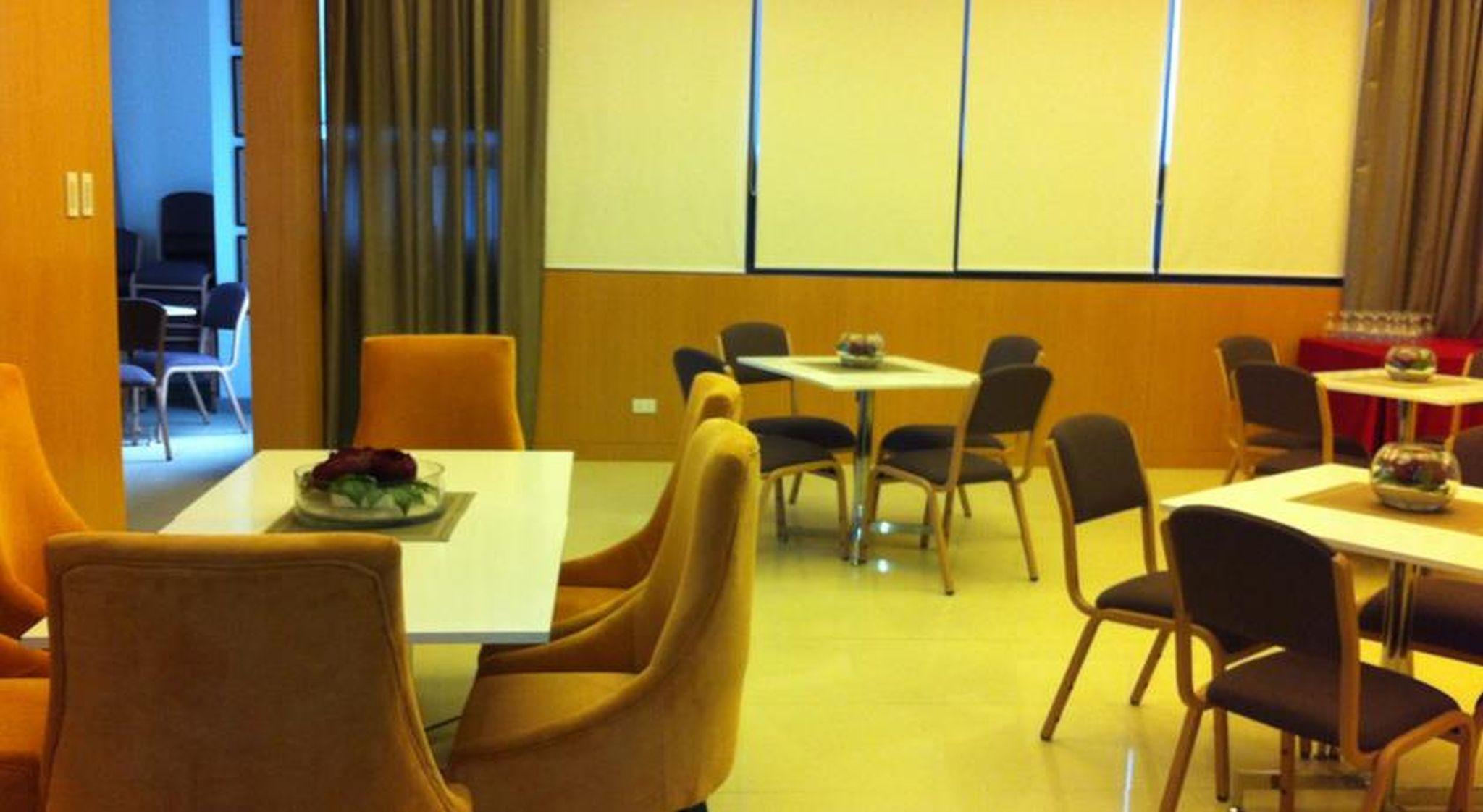Bsa Twin Towers Aparthotel Mandaluyong Bagian luar foto