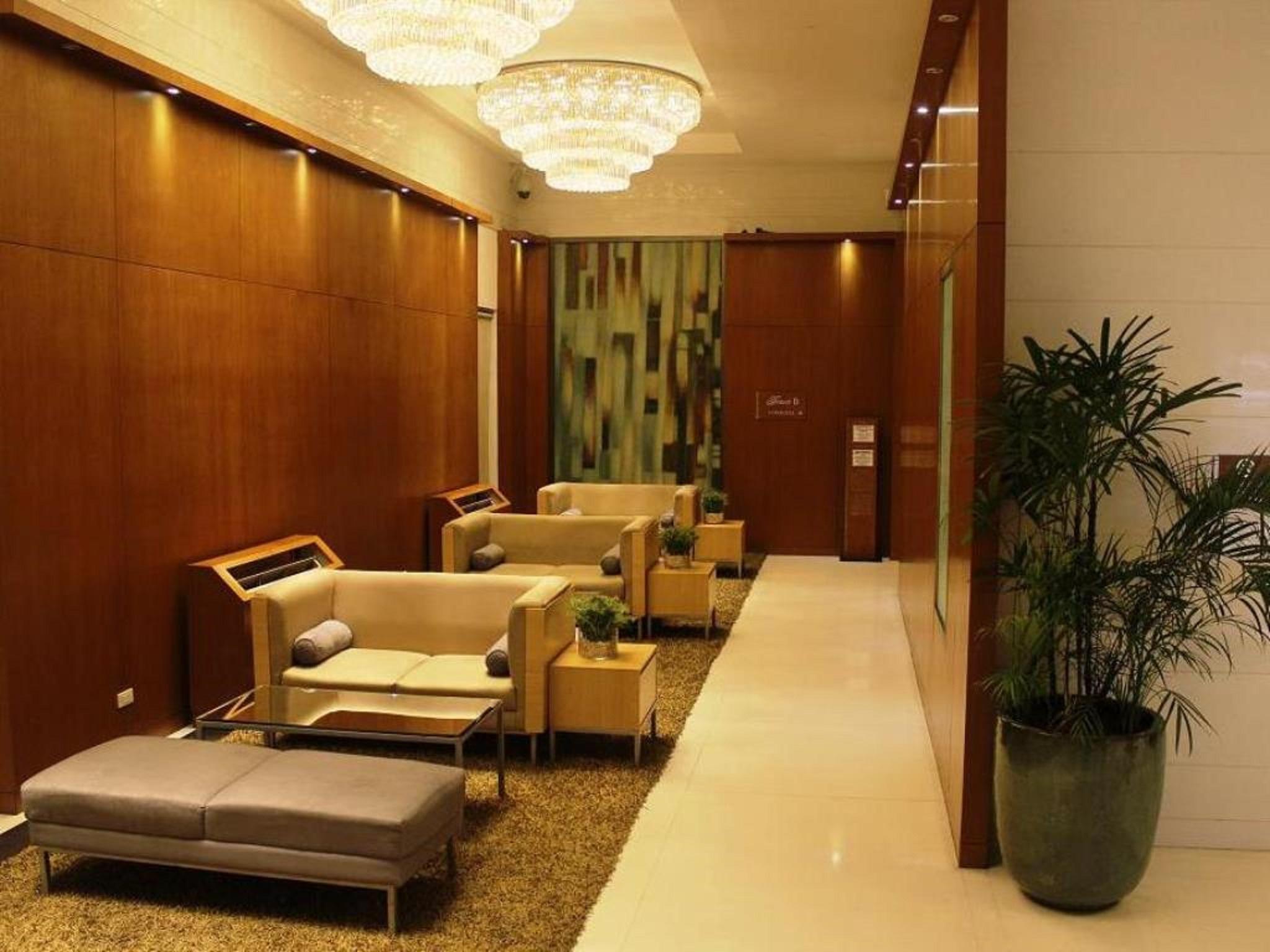 Bsa Twin Towers Aparthotel Mandaluyong Bagian luar foto