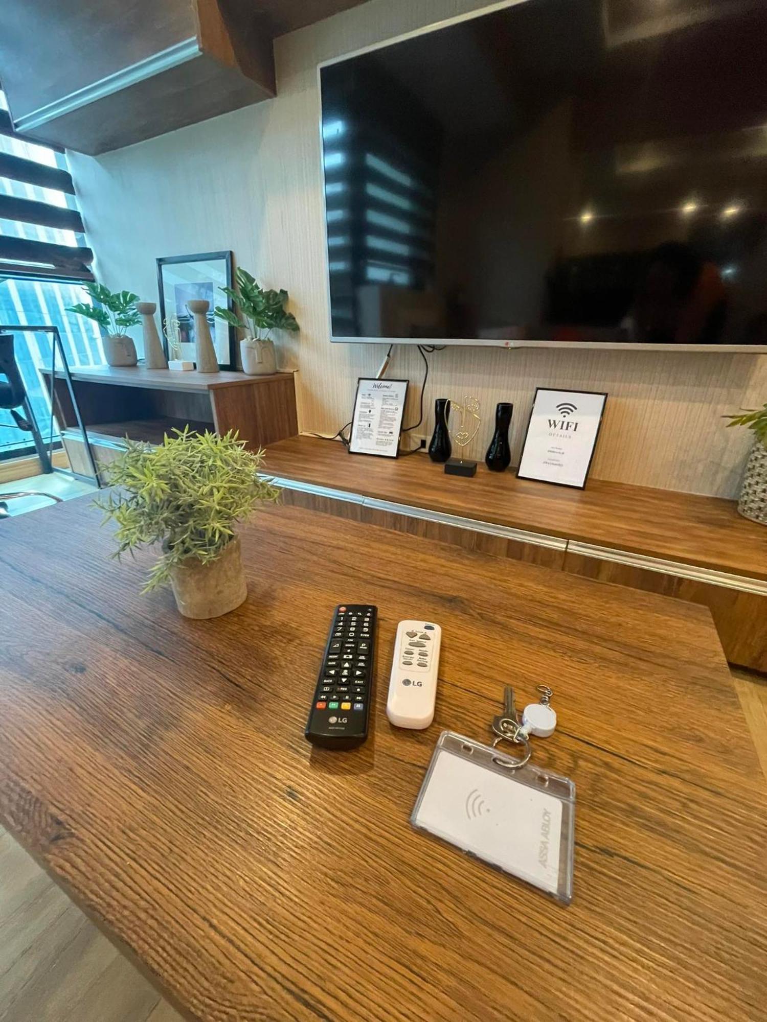 Bsa Twin Towers Aparthotel Mandaluyong Bagian luar foto