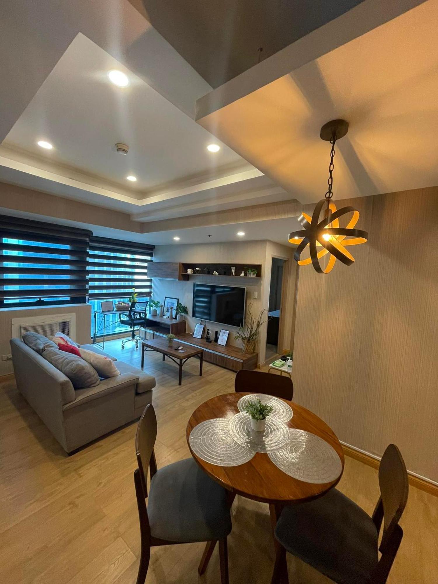 Bsa Twin Towers Aparthotel Mandaluyong Bagian luar foto