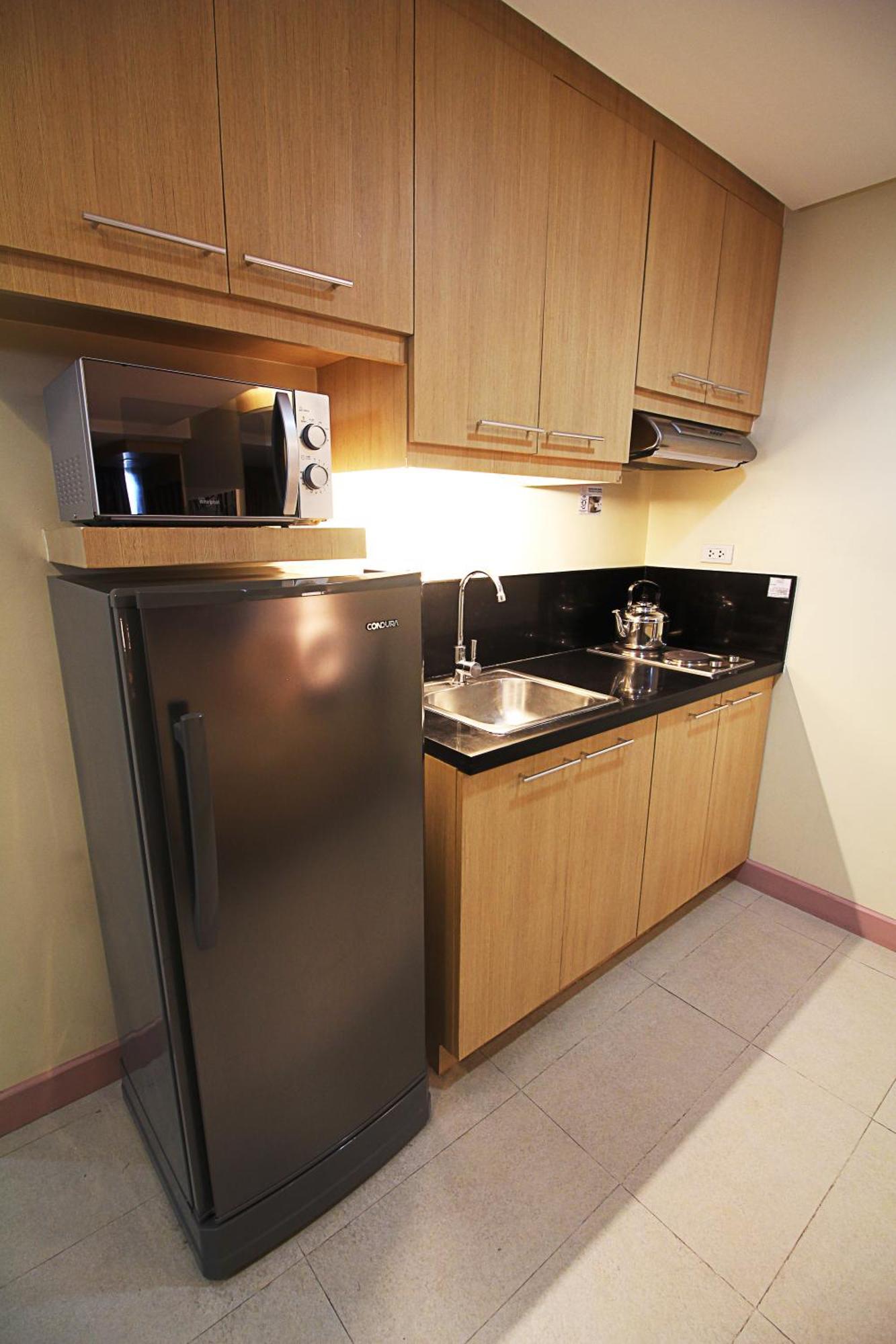 Bsa Twin Towers Aparthotel Mandaluyong Bagian luar foto