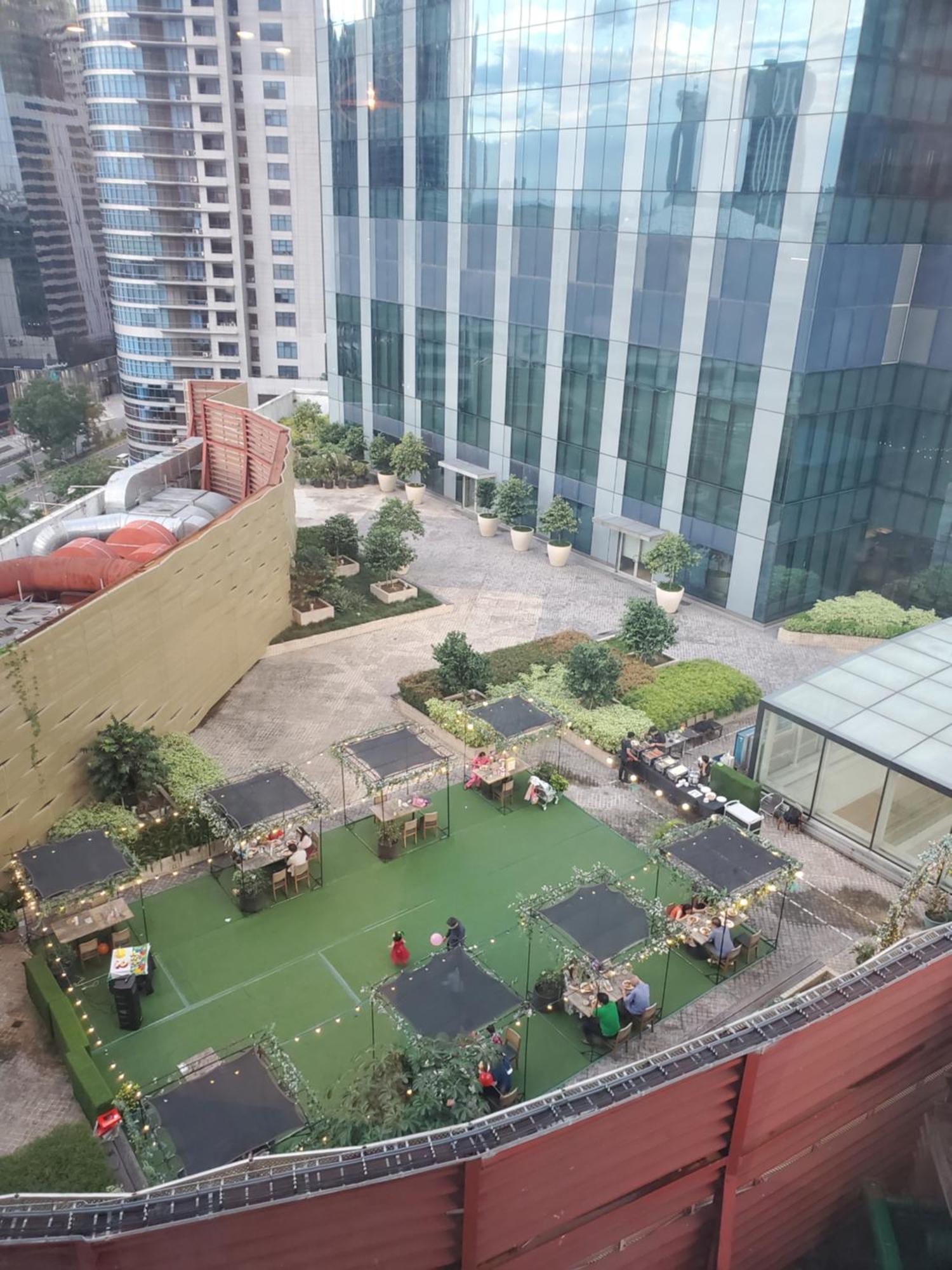 Bsa Twin Towers Aparthotel Mandaluyong Bagian luar foto
