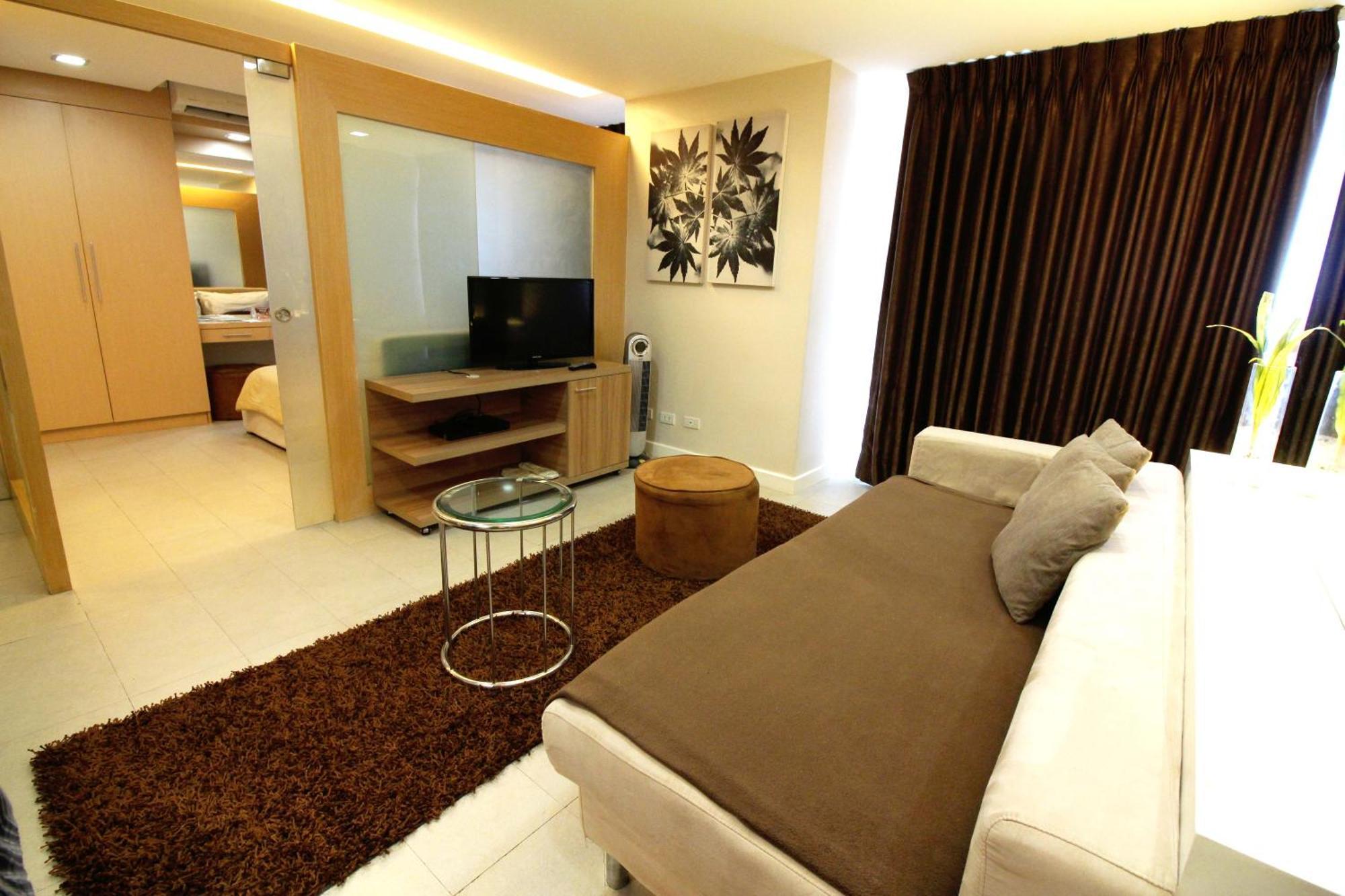 Bsa Twin Towers Aparthotel Mandaluyong Bagian luar foto