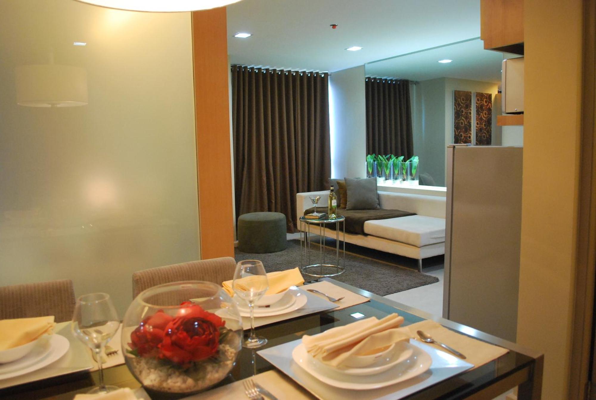 Bsa Twin Towers Aparthotel Mandaluyong Bagian luar foto
