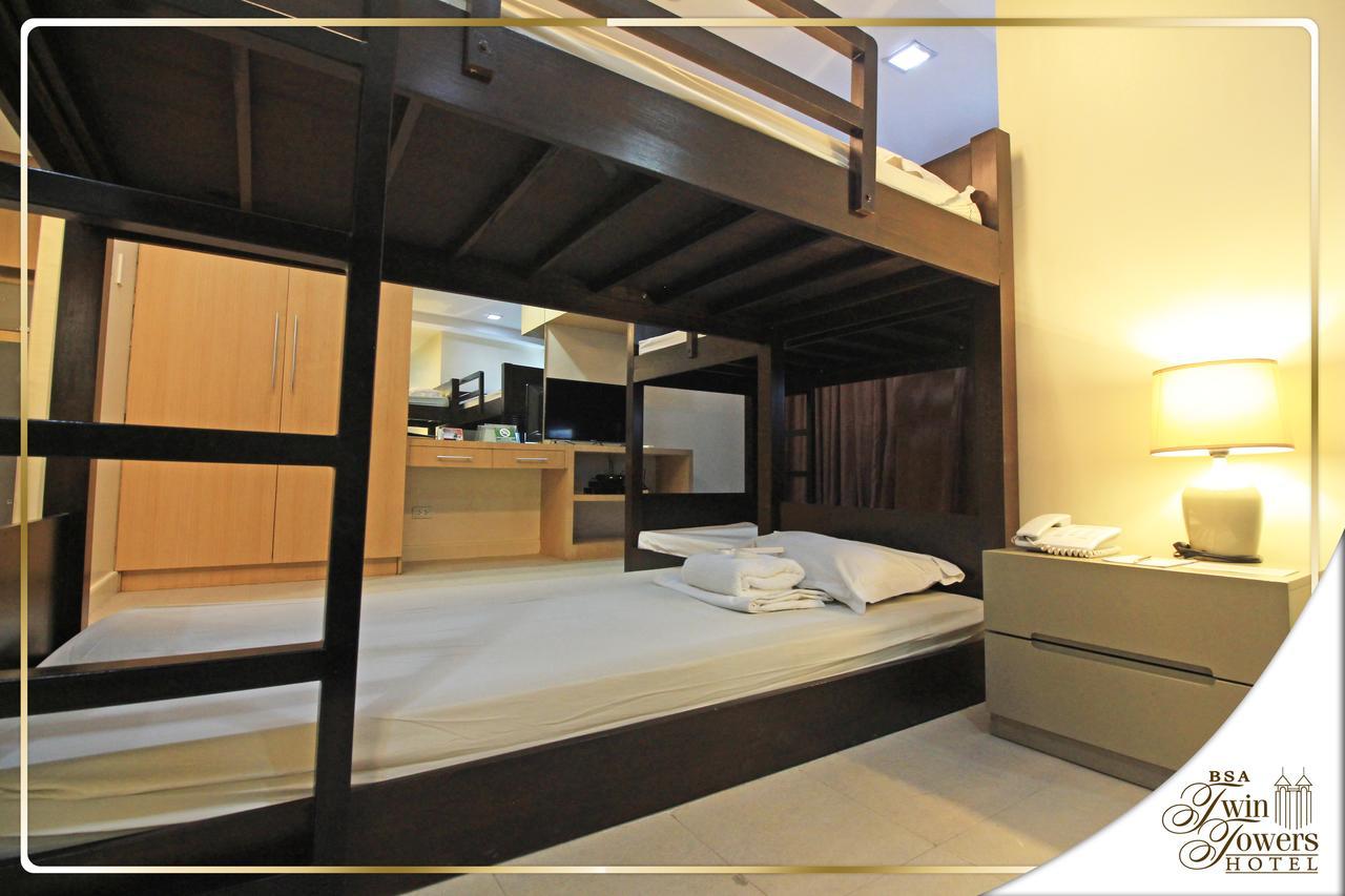 Bsa Twin Towers Aparthotel Mandaluyong Bagian luar foto