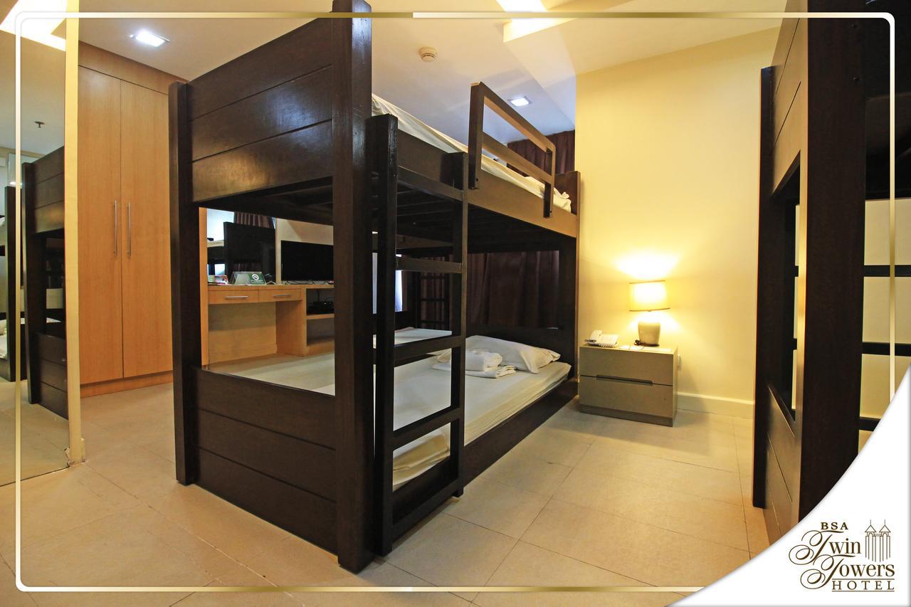 Bsa Twin Towers Aparthotel Mandaluyong Bagian luar foto