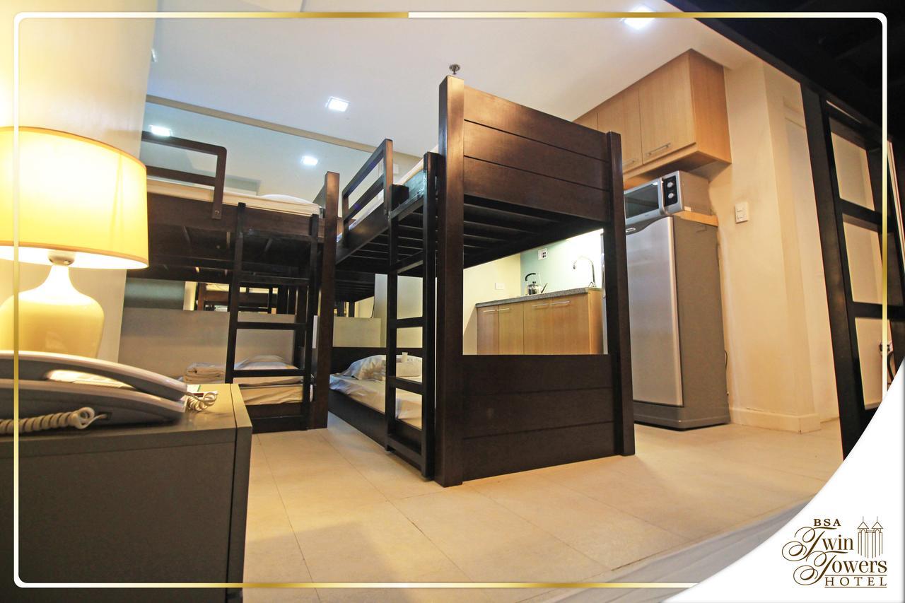 Bsa Twin Towers Aparthotel Mandaluyong Bagian luar foto
