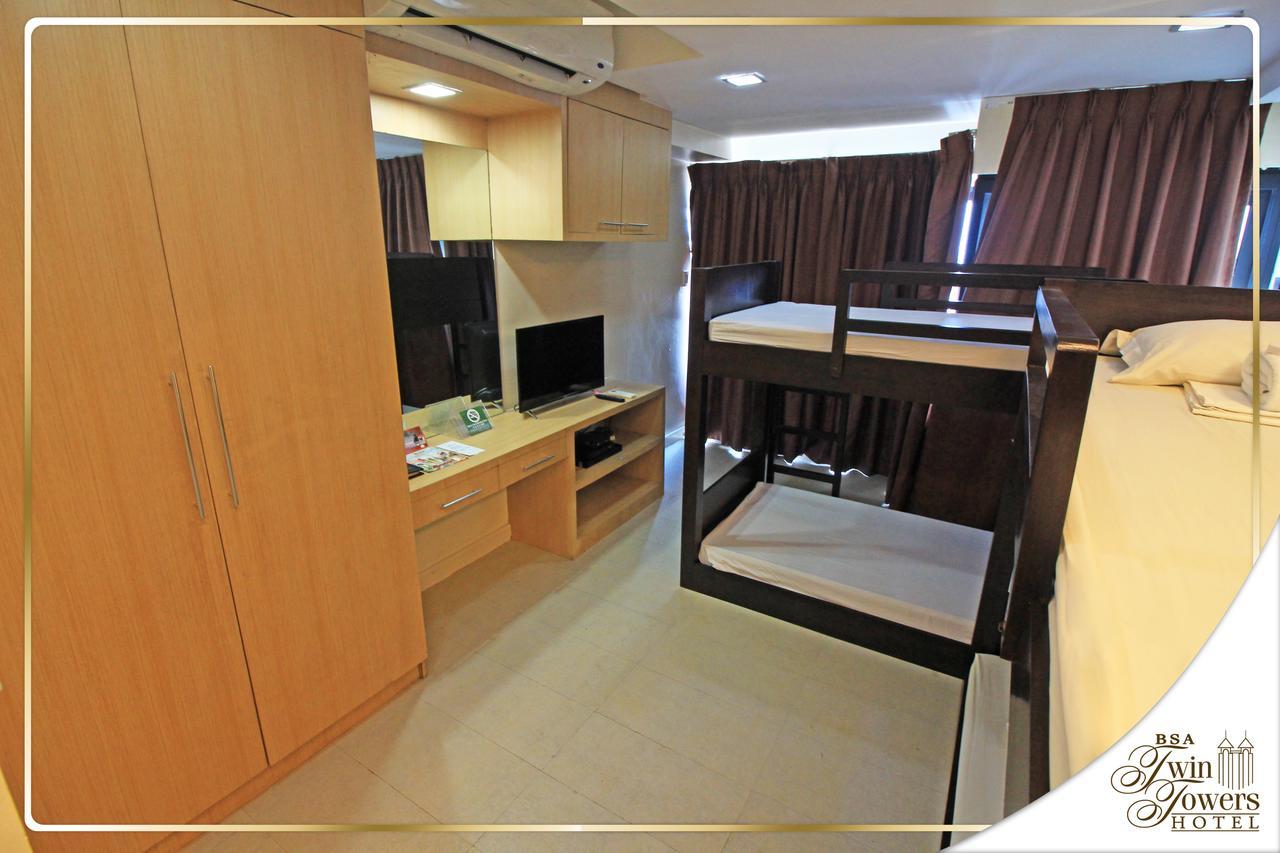 Bsa Twin Towers Aparthotel Mandaluyong Bagian luar foto